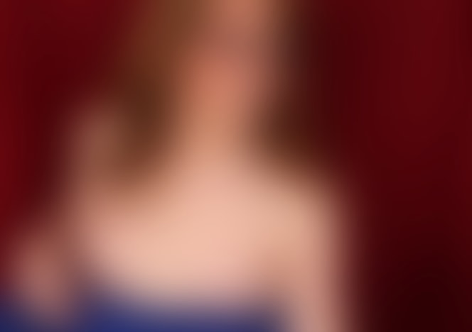 00388_LookingUp