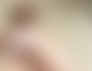 00569_UnderDesk